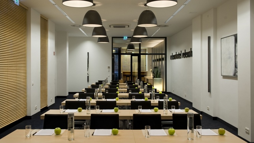 Tagungsraum Berlin Mitte parlamentarische Sitzordnung relexa hotel Berlin - Tagungsraum Berlin Mitte parlamentarische Sitzordnung